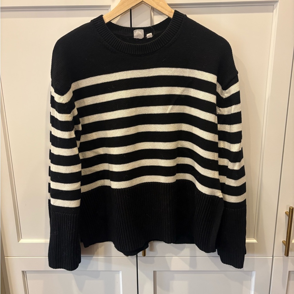 GAP Black and White Striped Sweater